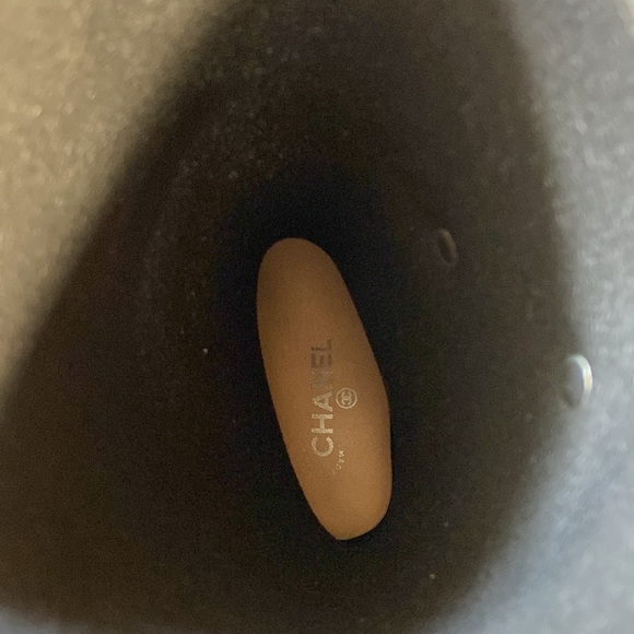 Chanel Glitter Camellia Rainboots - Picture 4 of 7